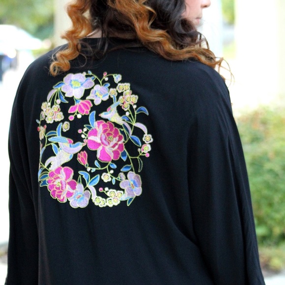 JODIFL Embroidered Fringe Kimono Host Pick 🎉🎉 - Picture 3 of 3